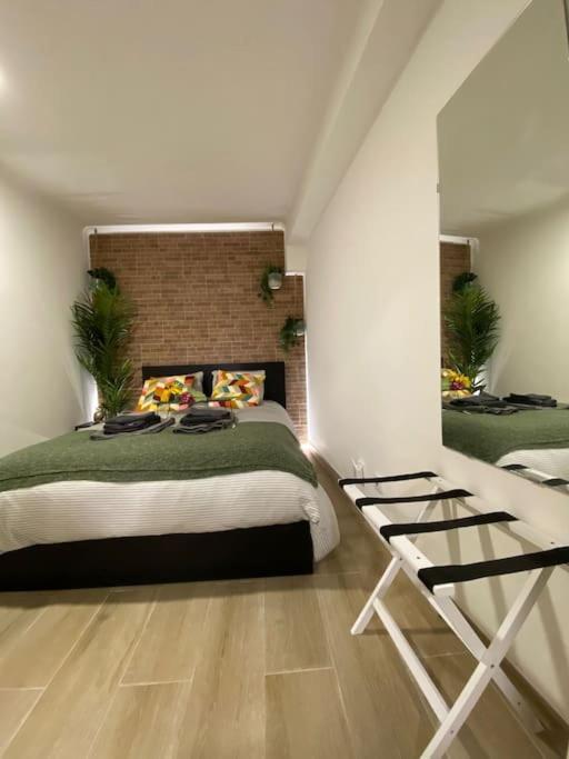 Апартаменты Artistic Digital Getaway - Patio & Great Location! Лиссабон Экстерьер фото