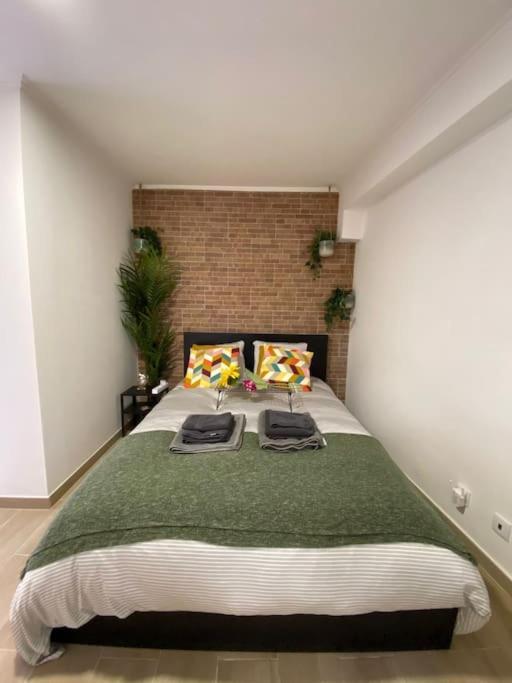 Апартаменты Artistic Digital Getaway - Patio & Great Location! Лиссабон Экстерьер фото