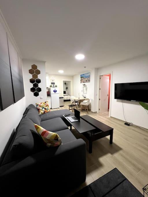 Апартаменты Artistic Digital Getaway - Patio & Great Location! Лиссабон Экстерьер фото