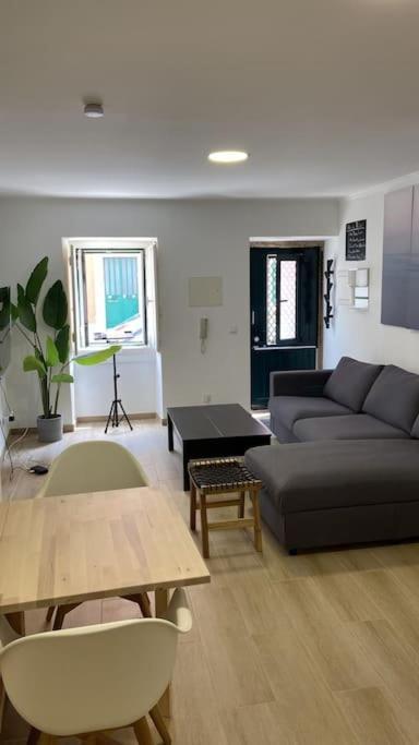 Апартаменты Artistic Digital Getaway - Patio & Great Location! Лиссабон Экстерьер фото